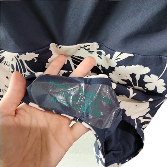 CALIA Carrie Underwood Blue/White Floral Print Long Sleeve Modest Swimsuit Sz 12 - Picture 8 of 11
